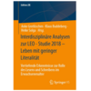 Buchcover der Publikation mit dem blauen Schriftzug "Interdisziplinäre Analysen zu Leo - Studie 2018 - Leben mit geringer Literalität" auf blau-orangenen Hintergrund