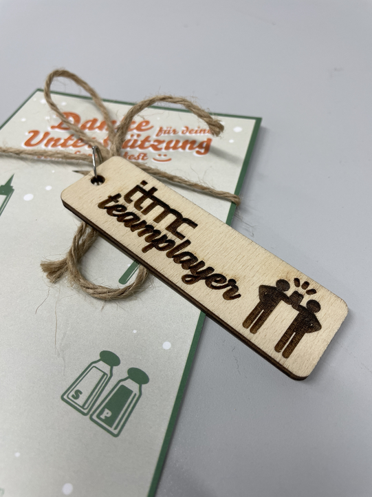 Employee thank you card with self-milled wooden tag 